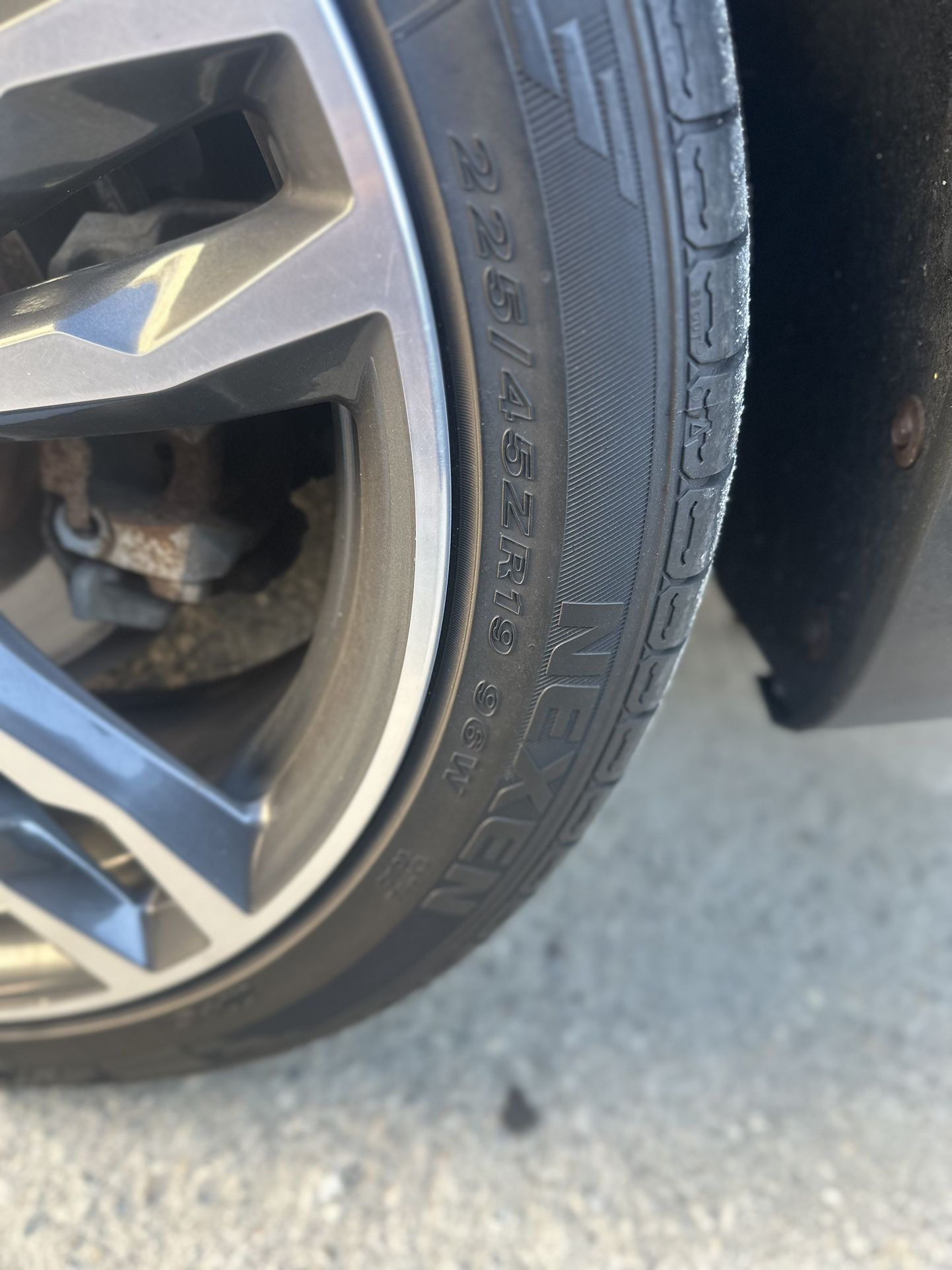 they are on a bmw X1 2017 R19