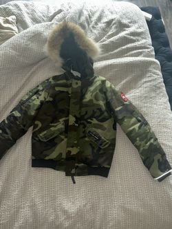 Canada Goose Youth Size