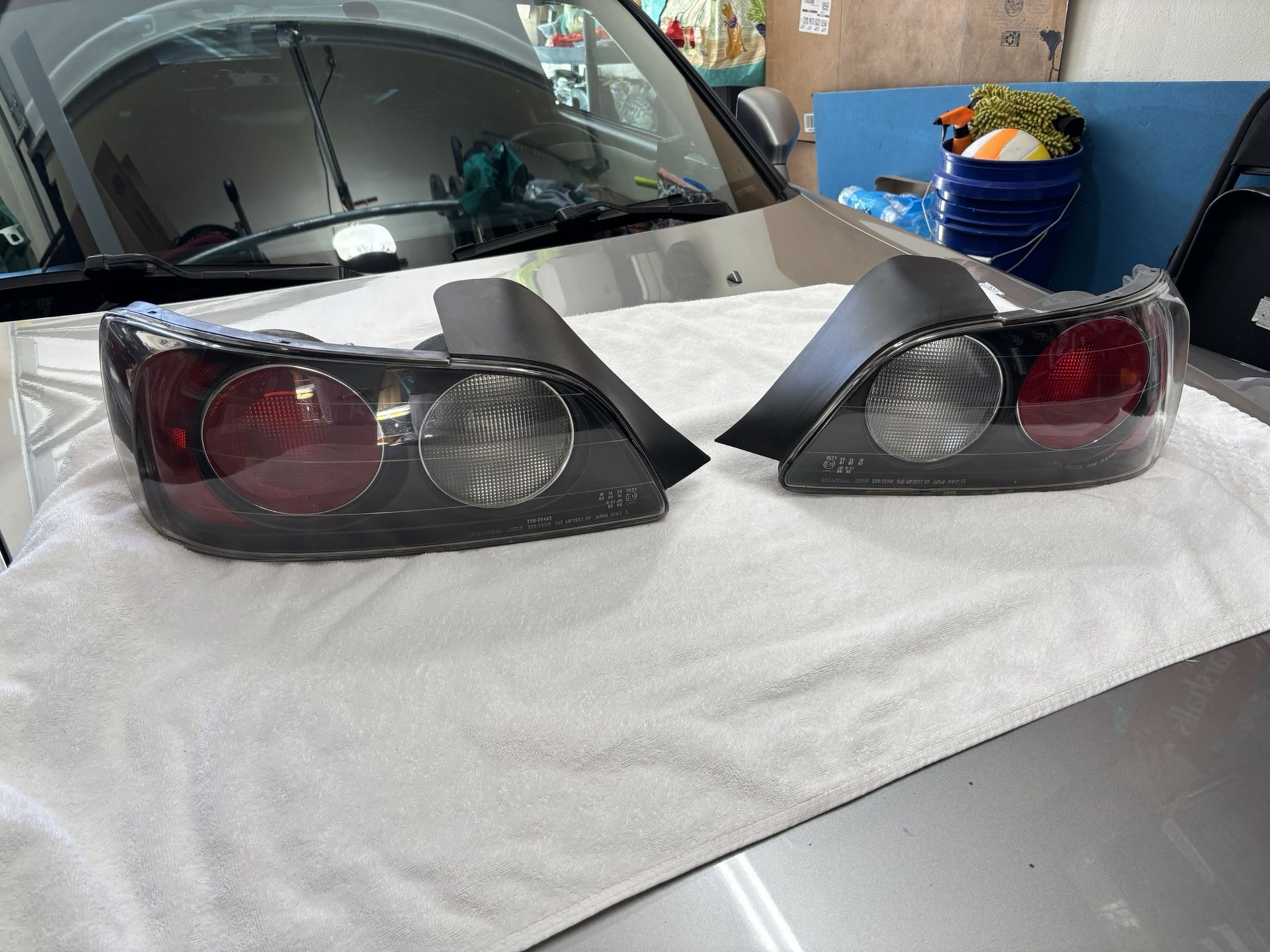 Honda S2000 Ap1 Taillights (Chrome Ring)