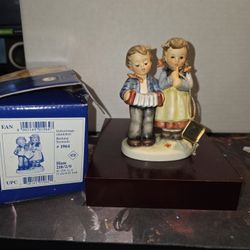 "Birthday Serenade" Hummel TMK-8