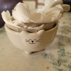 White Ceramic Cat 🐈nuevas