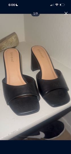 Beautiful black kitten heels
