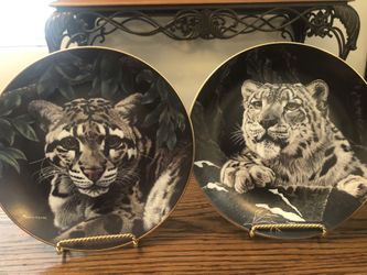 2 beautiful safari plates $30 OBO Glendale or Surprise Pick up