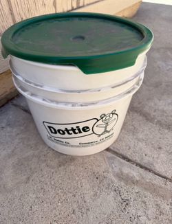 Dottie 3/4'' 2 Conductor Plastic Insulated Cable Staple  Pail 4k