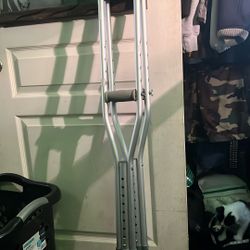 Crutches 