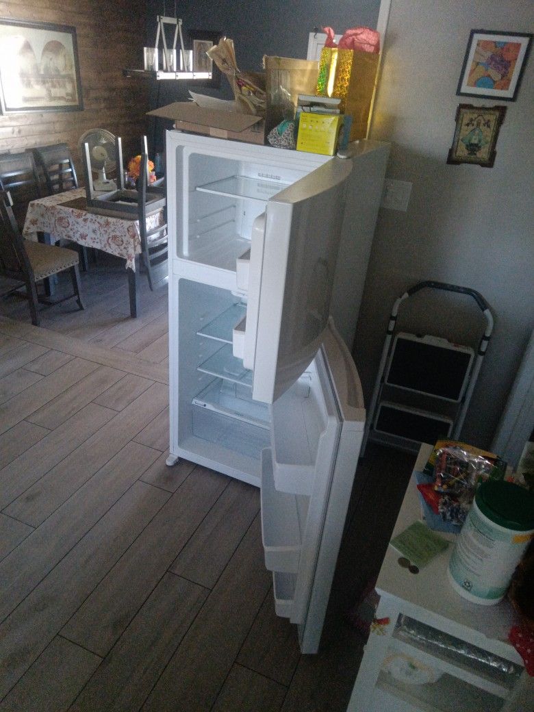 Frigidaire Refrigerator