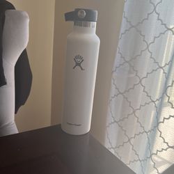 White Hydroflask 24 oz. 