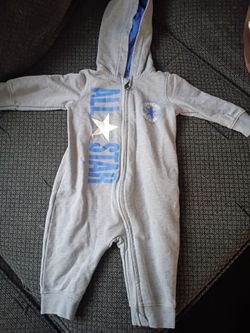 Converse onesie size 6 months