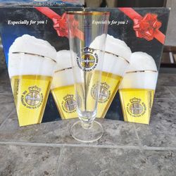 Holiday Gift Beer Glasses. 