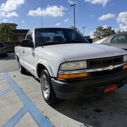 1999 Chevrolet S-10 4.3L V6 Vortec Longbed Pickup LOW MILES