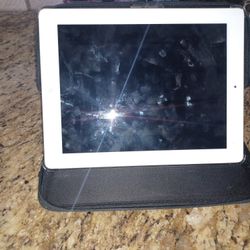 Apple IPad 2 With The Case It's An Excellent Condition No Problem