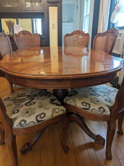 Vintage Baker Bro. Vintage Chestnut Dining Room