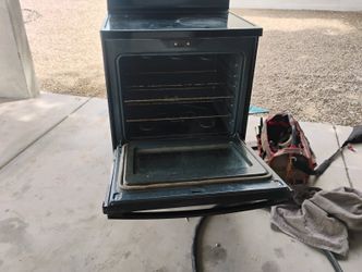 Shiny black electric range