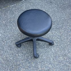 Adjustable Pneumatic Stool (Black)