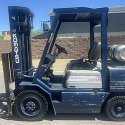 5 Thousand Pound Forklift 