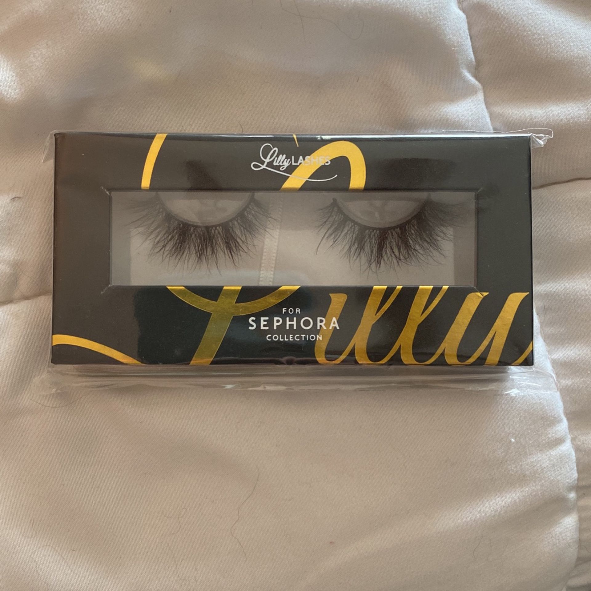 Lilly Lashes In Paris