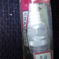 
Vintage NOS Total of 8 Champion D-16 Spark Plugs in Original Box