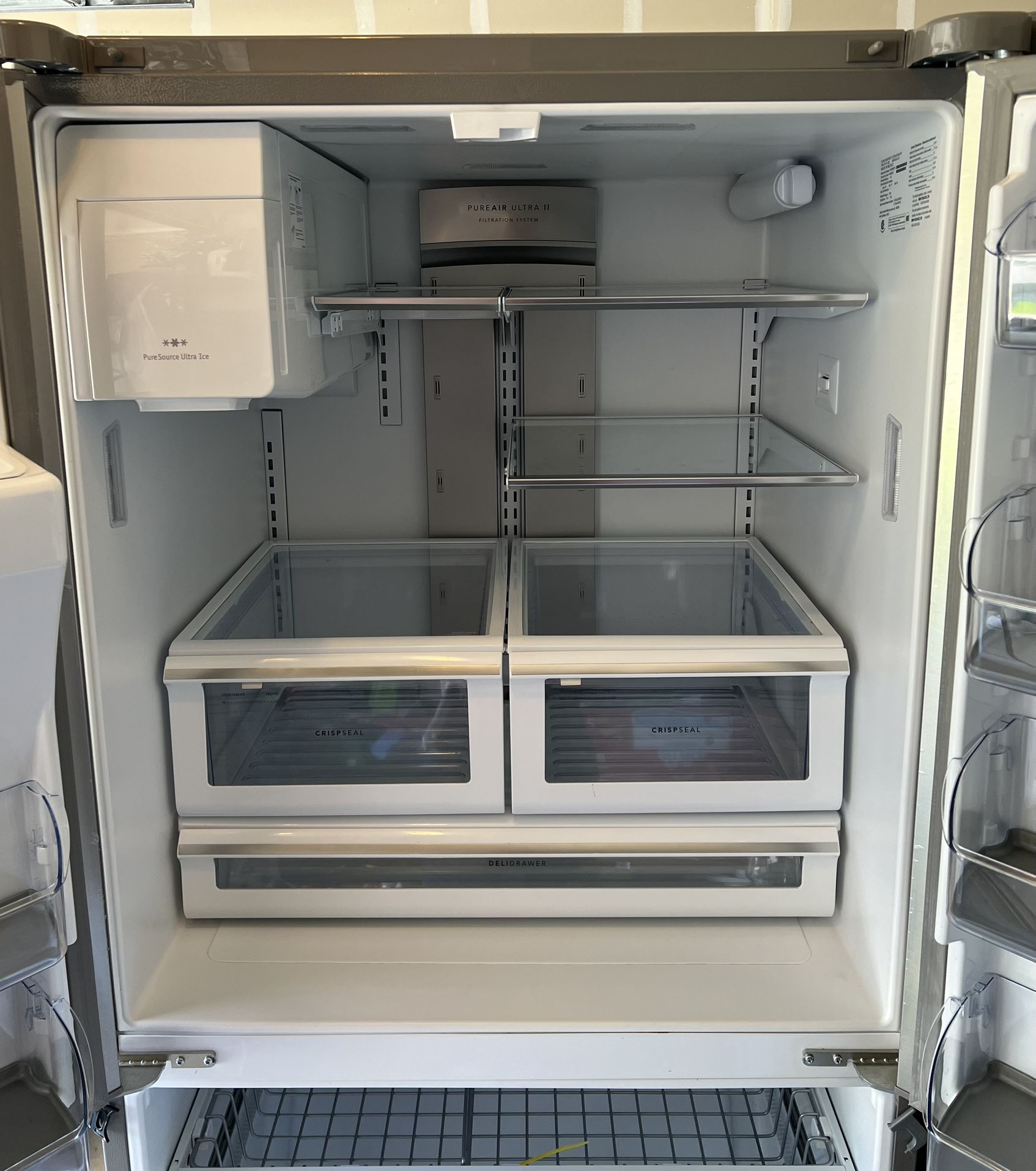 Frigidaire Gallery French Door Refrigerator for Sale in Marysville, WA