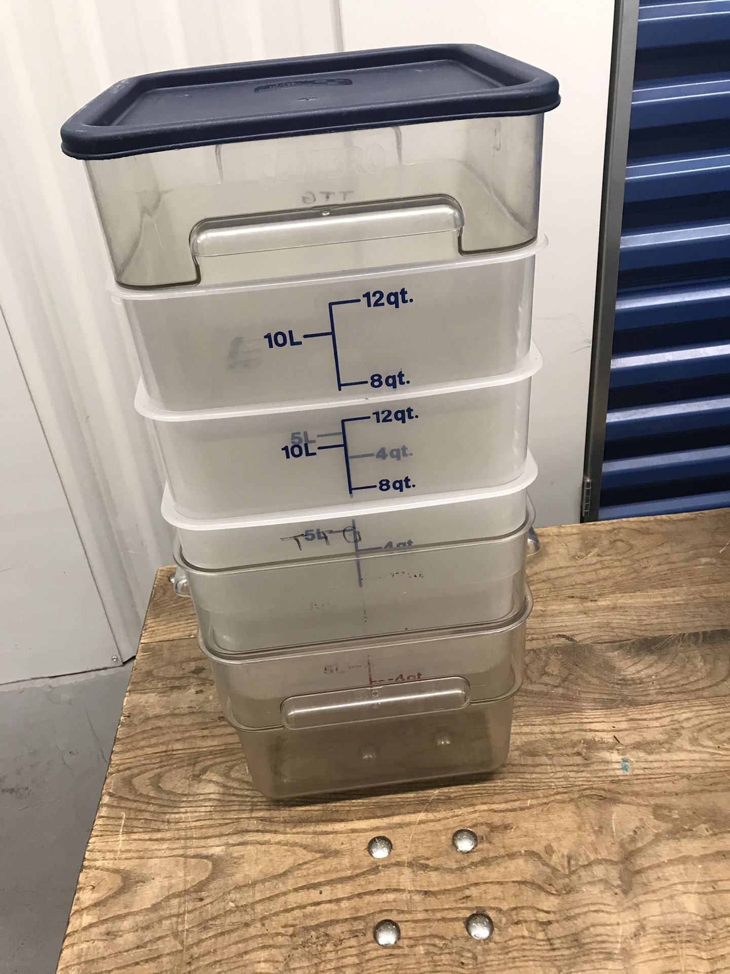 12 Quart cambro food storage container