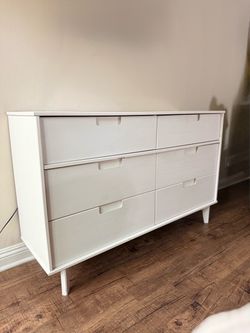 Sloane Mid Century Modern Solid Wood Dresser