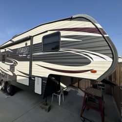 2015 Palomino 253FBS Trailer