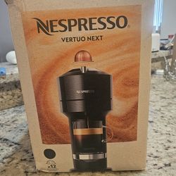 Nepresso Vertuo Expresso Machine 