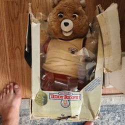 1985 Talking Teddy Bear/ Bear Is Good Condition/ Box Is Ripped/ Selling As Is
