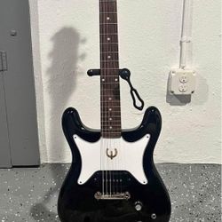 Epiphone Coronet Reissue. Ebony. Beautiful Guitar!