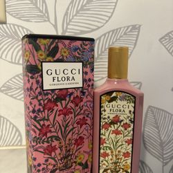 Gucci Flora Gorgeous Gardenia Eau De Parfum