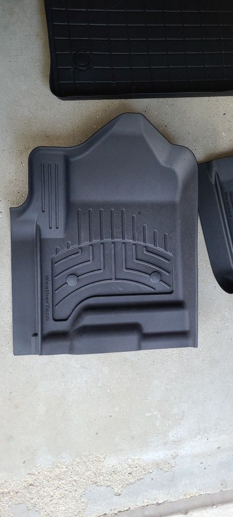 Weathertech Full Set For 2015 GMC Denali. Front, 2nd And 3rd Row And Conplete Back.