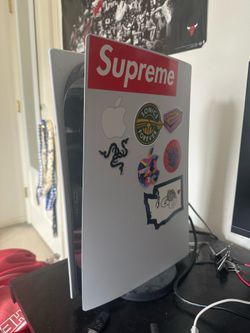 $380 Digital Ps5 with charging station for sale & 1 controller (Need gone asap)