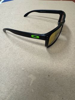Oakley Holbrook Sunglasses - OO9102-N855 (Black Frame / Yellow Iridium Lenses) - NFL Edition Excellent pre-owned condition — ready to wear or gift. Li