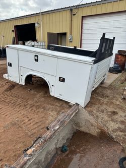 Service bed