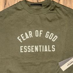 New Men’s Size XXS Fear Of God Essentials T Shirts - Fits Like A Large 