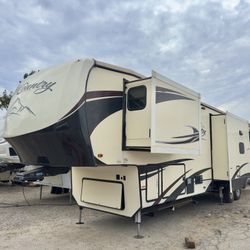 2018 Heartland Big Country Fifth Wheel/ Rv/ Travel Trailer 