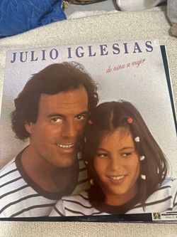 Lot of 35 Spanish vinyl.