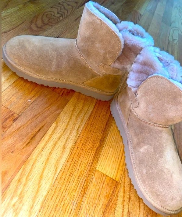 UGG Adria Short/Ankle Chestnut Brown Suede Boots Size 8 Brand New
