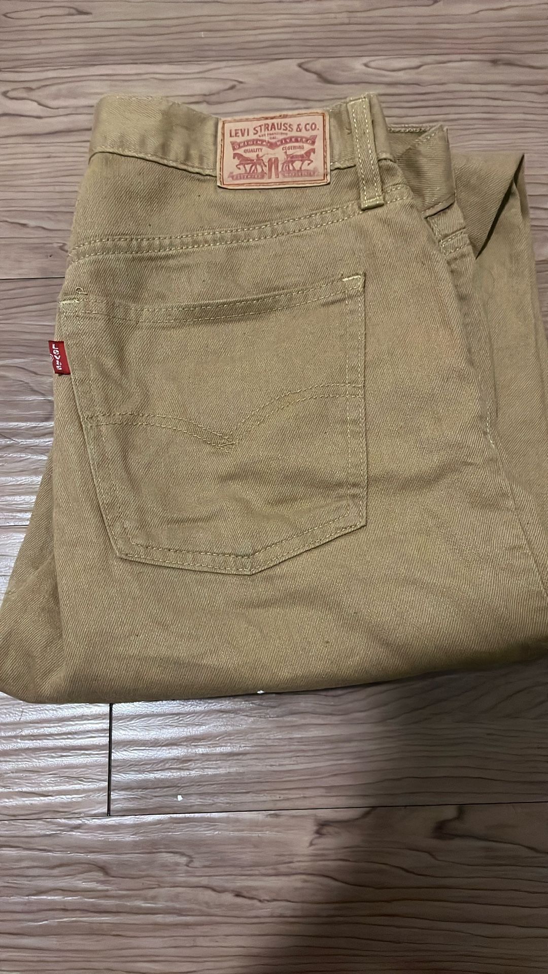 Khaki Levi’s