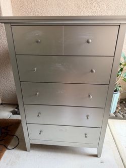 5-Drawer Gray Dresser / Chest – 47.5” Tall