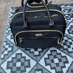 Stylish Steve Madden Rolling Travel Bag – Excellent Condition - $50