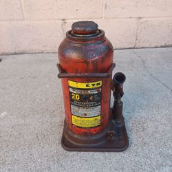 Norco KYB hydraulic jack ( 20 Ton ).