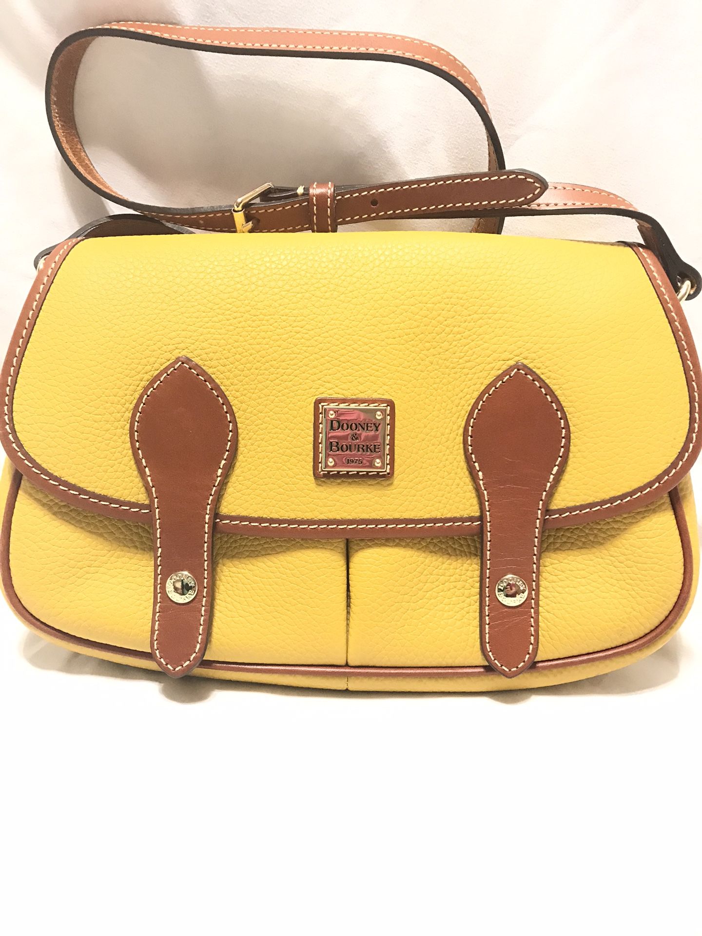 NWOT Dooney & Bourke Pebble Leather Ellie Crossbody Color Color