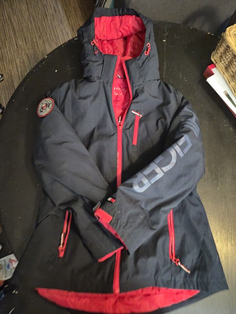 New Tommy Hilfiger Women's 3-in-1 systems jacket in navy blue with a red inner lining.