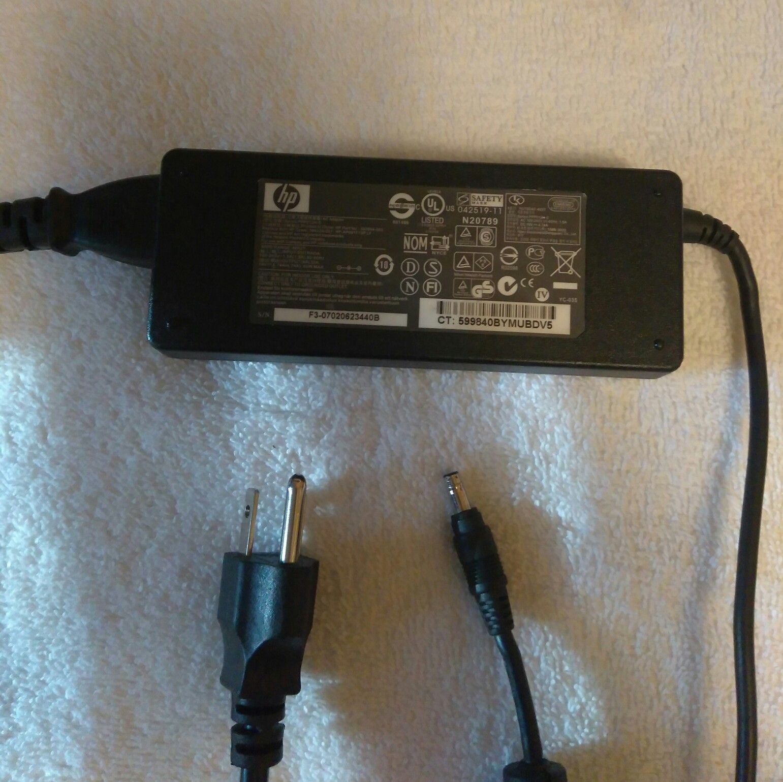 HP Original Adapter (PPP012H-S)