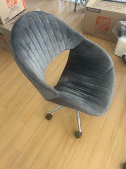 Bucket Seat Swivel Chair