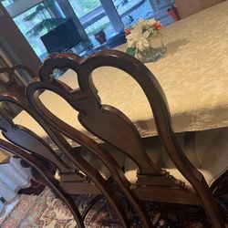DINNING TABLE AND CHAIRS 