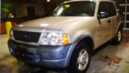 2002 Ford Explorer 4dr XLS 4WD SUV