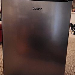 Galanz 2.7 Cu ft Stainless Steel Mini Fridge 