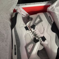 Nike Air Jordan 4 Retro Mens 10.5  Women’s 12. Unboxed
