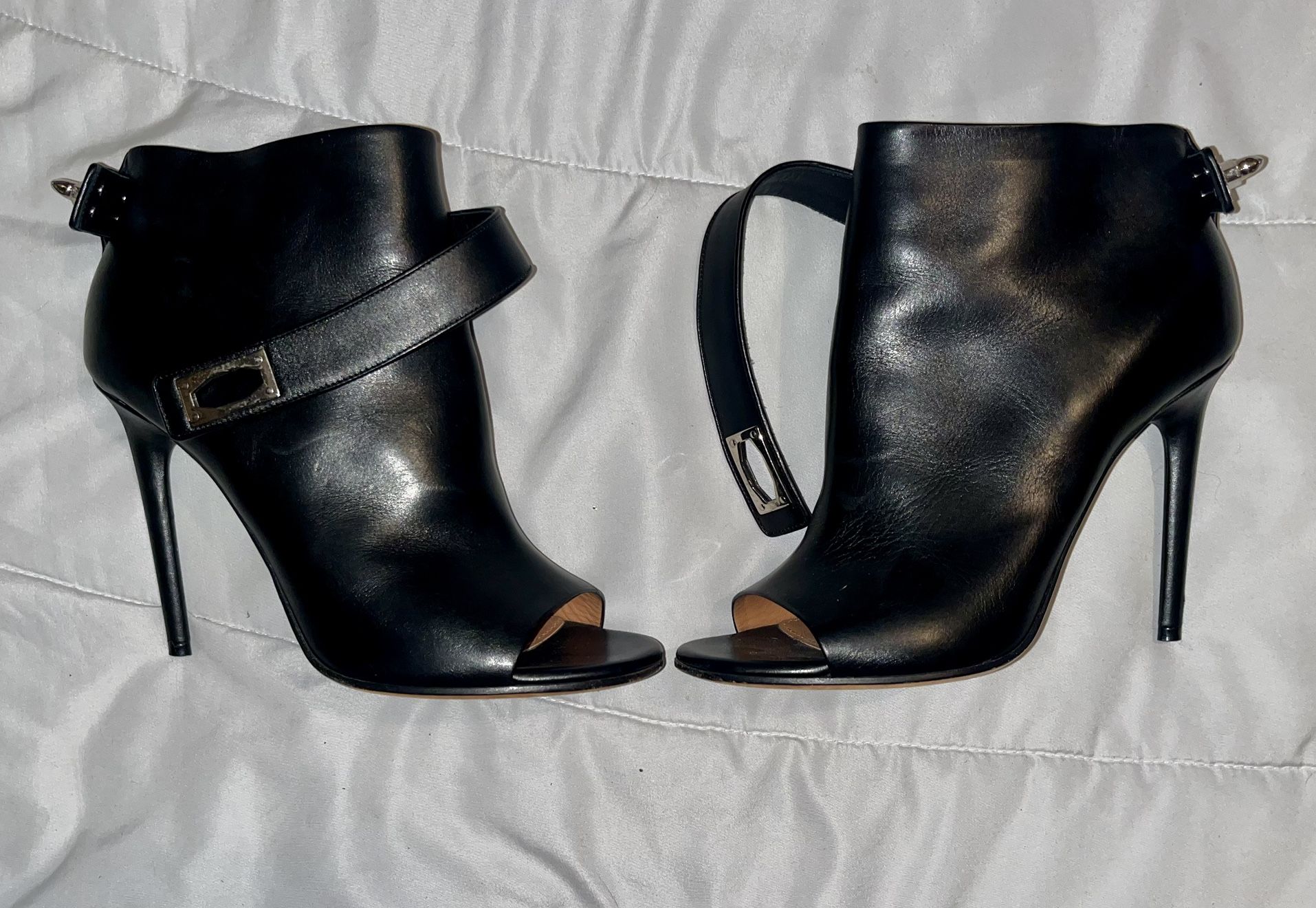 GIVENCHY BOOTS SIZE 9
